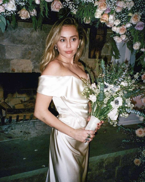 Почему звездные невесты выбирают Vivienne Westwood