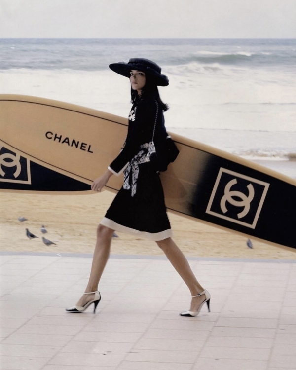 5 культовых вещей Chanel, в которые стоит