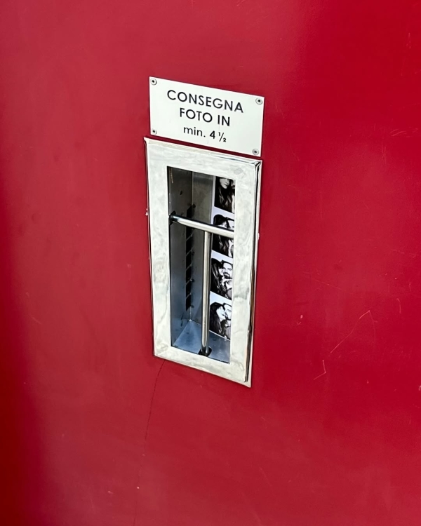 Фотобудки снова в моде. Нашли 11 аутентичных