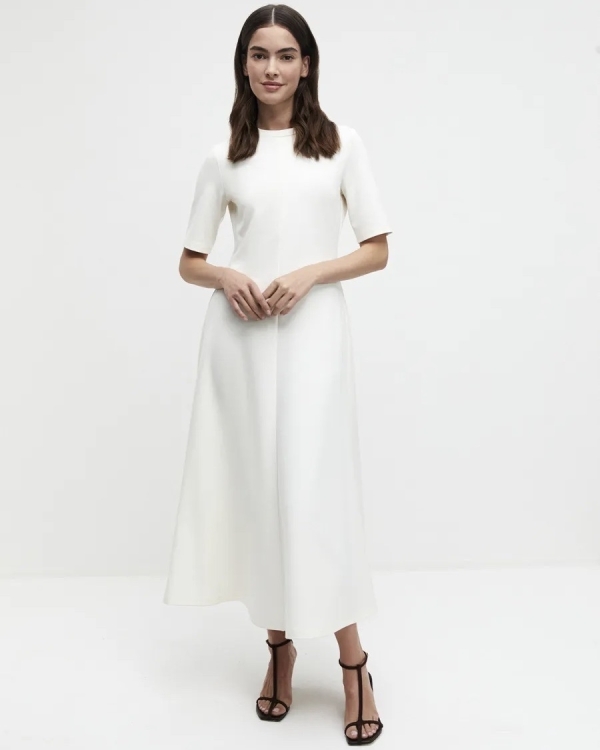 С уважением к традициям. Показываем актуальные платья