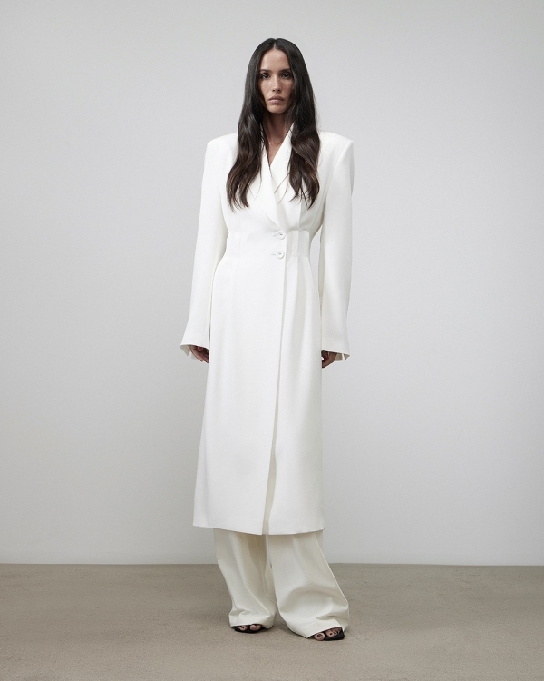 С уважением к традициям. Показываем актуальные платья