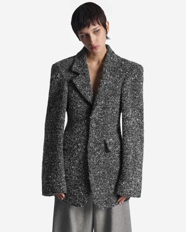 Утепляемся: что надеть невестам поверх свадебного платья