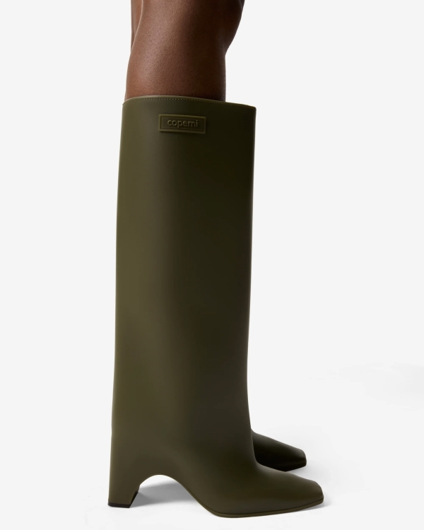 Готовим сани летом. Какими вещами обновить гардероб