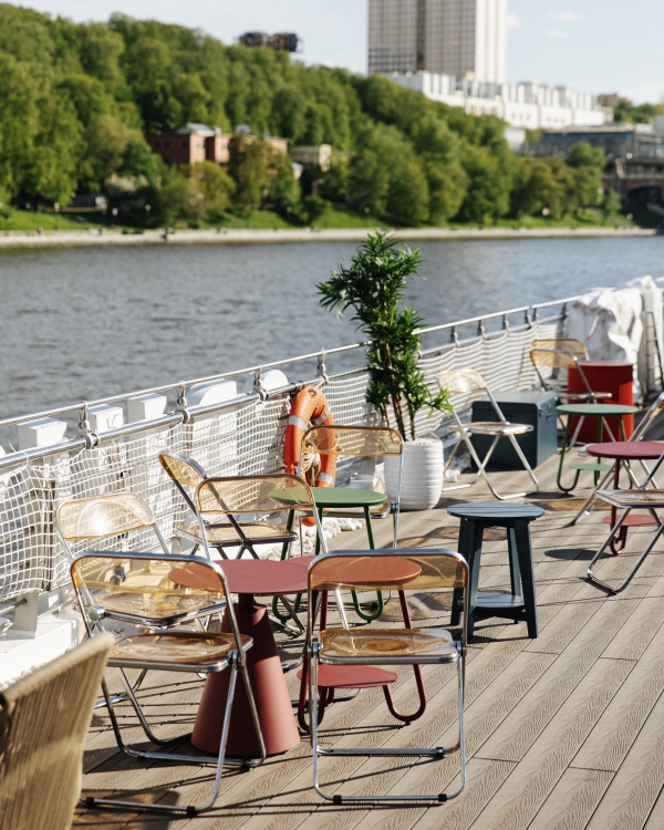 «Банда аутсайдеров» в центре «Зотов», гости из