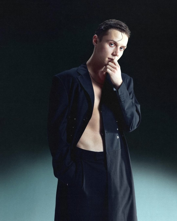 Почему все влюбились в Ваню Дмитриенко?