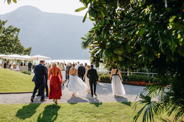 Свадебный ужин на берегу озера Комо