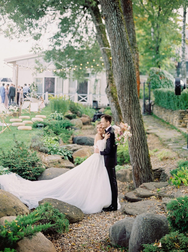 Минималистичное оформление свадьбы: три вдохновляющие идеи