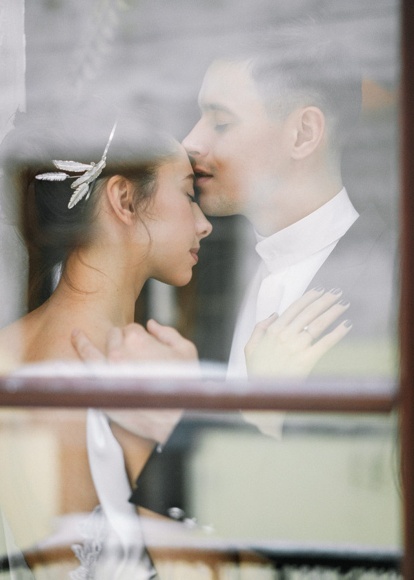 Ободок для волос — модный свадебный аксессуар