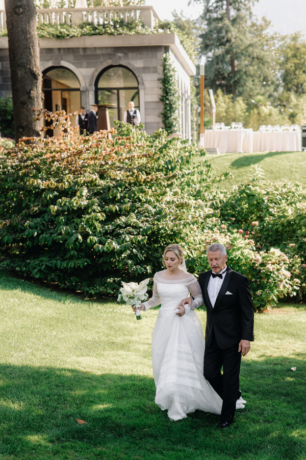 Свадебный ужин на берегу озера Комо