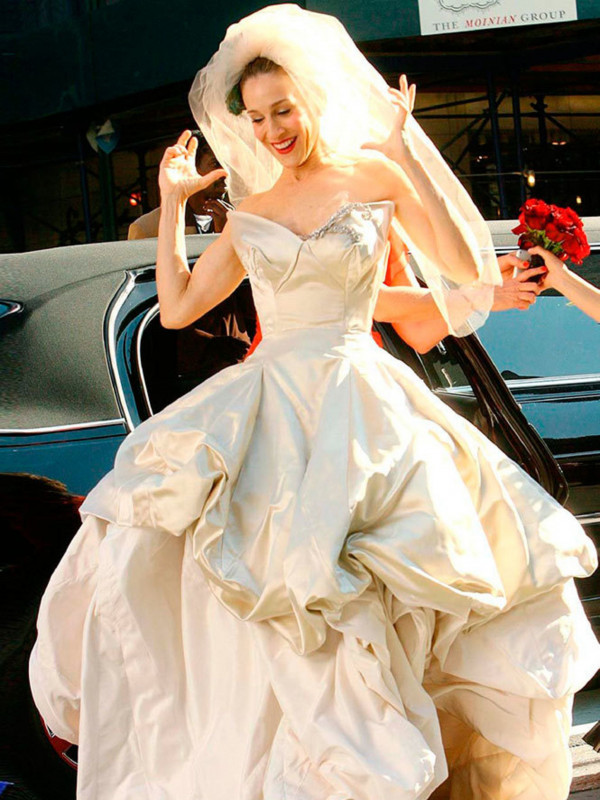 Как надеть фату: 3 модных способа