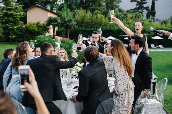 Свадебный ужин на берегу озера Комо