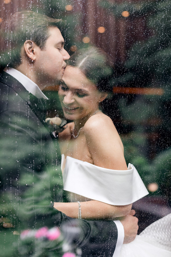 Свадьба в загородном ресторане La Colline