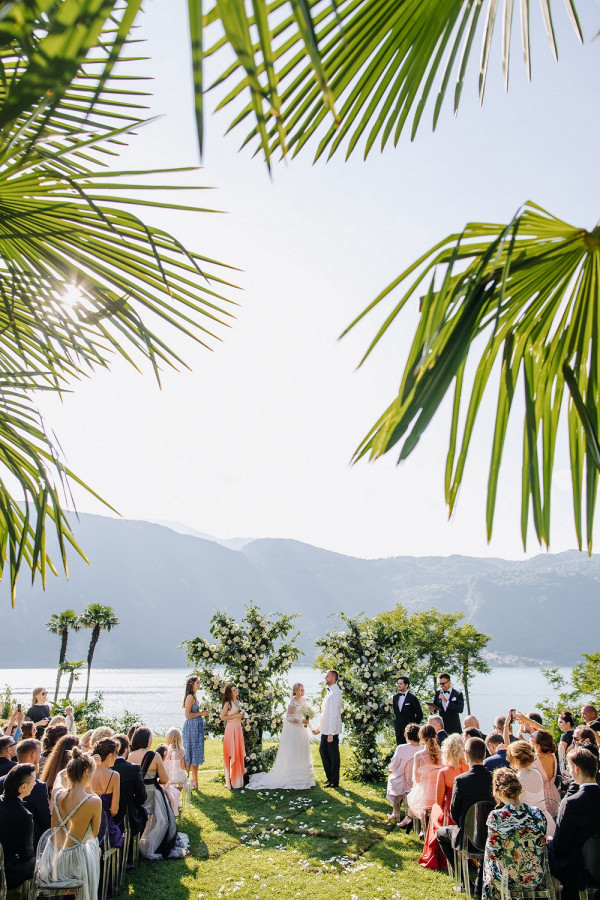 Минималистичное оформление свадьбы: три вдохновляющие идеи