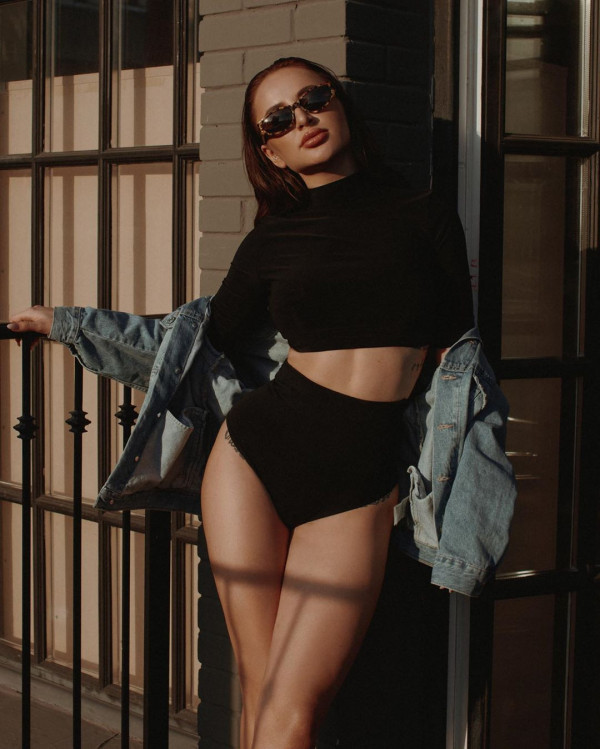 Солистка группы Artik & Asti выходит замуж