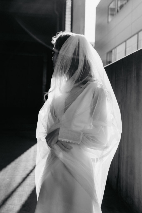 Свадебные фото: красота черно-белых кадров