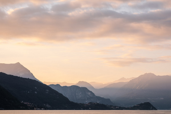Свадебный ужин на берегу озера Комо