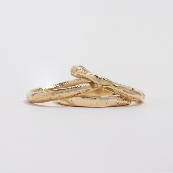 Обручальные кольца из «грубого» золота — выбор