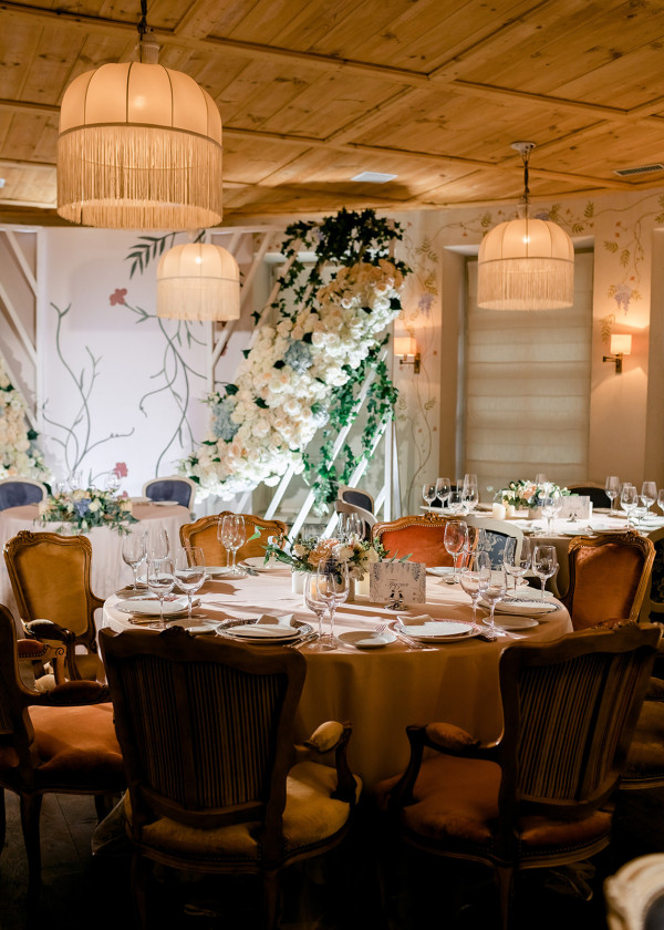 Свадьба в загородном ресторане La Colline