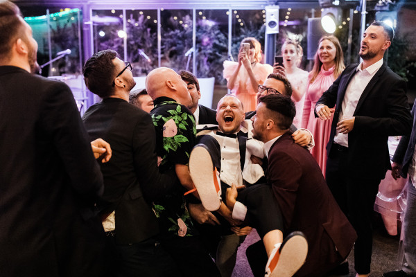 Как отвечать на бестактные вопросы о свадьбе?