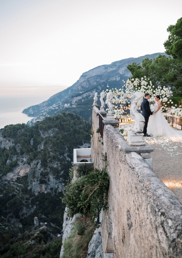Белоснежная свадьба на побережье Амальфи