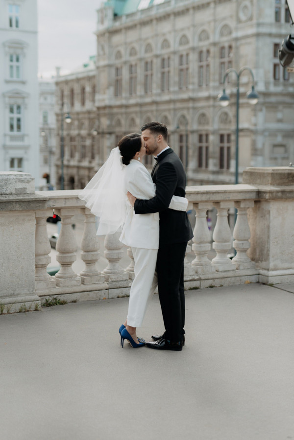 «Пары говорят, что их завораживает загадочная чувственность