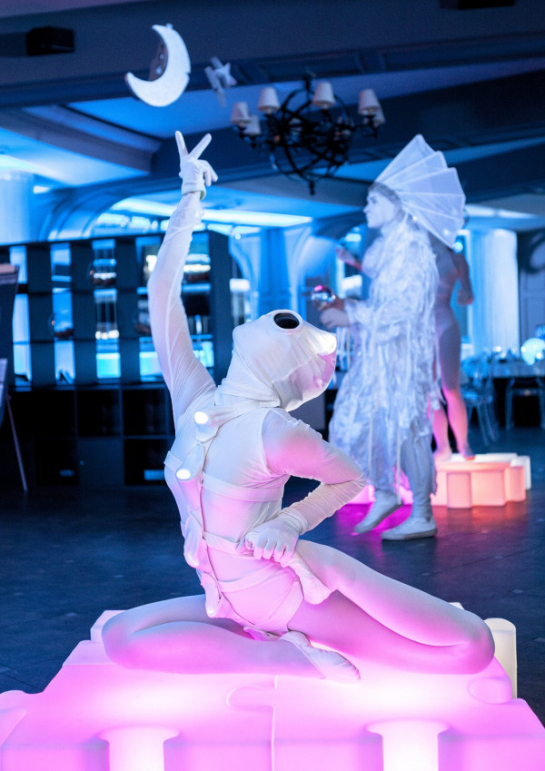 Светящаяся мебель — тренд в свадебном декоре