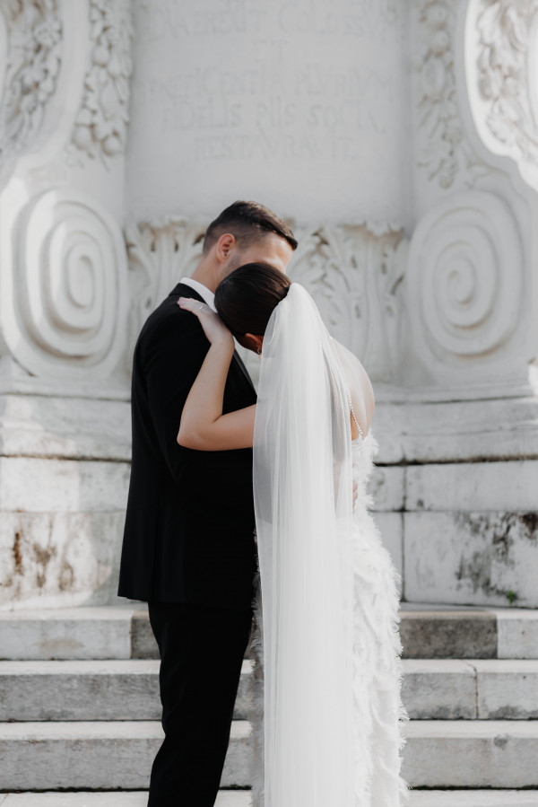 «Пары говорят, что их завораживает загадочная чувственность