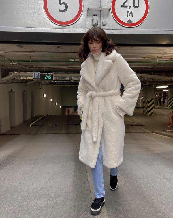 10 светлых шуб из экомеха для зимнего