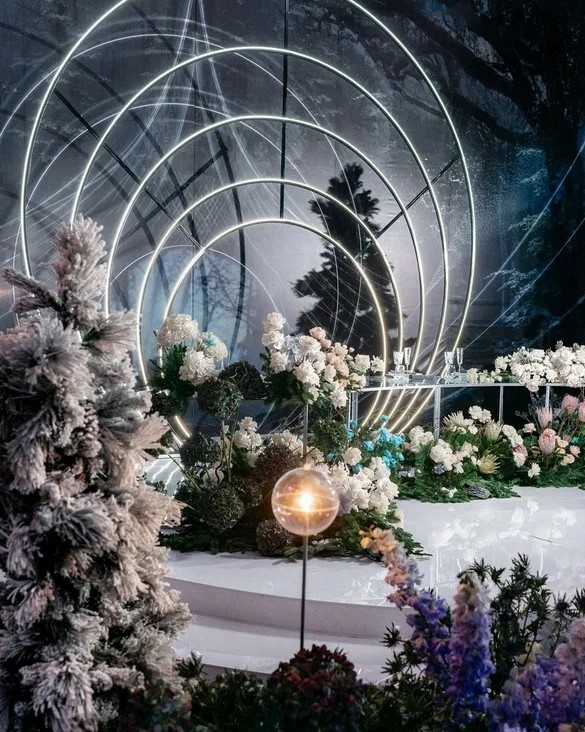 Стильный зимний декор на свадьбе