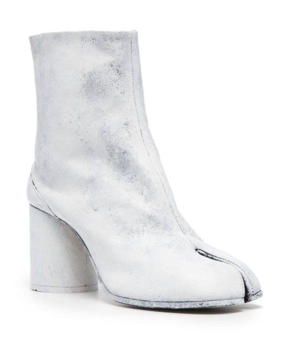 Зимняя свадьба: 11 актуальных ботильонов и сапог