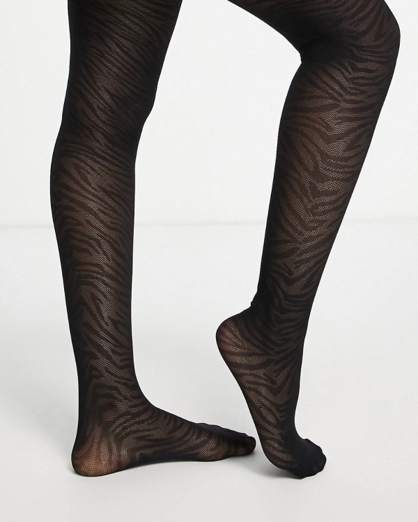 Какие акцентные колготки носить этой зимой