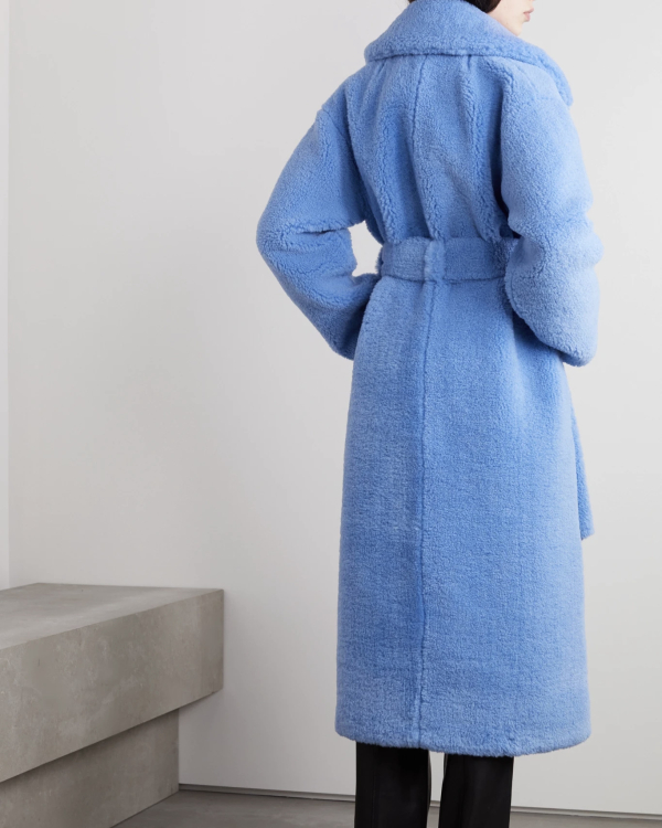 16 цветных шуб из экомеха