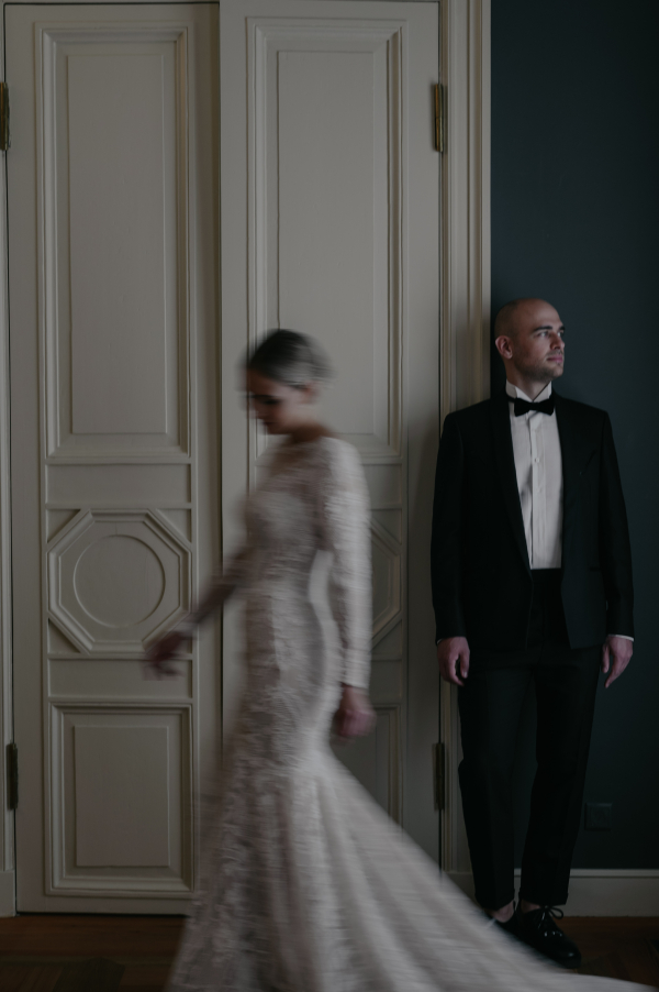 Классическая свадебная история с цветочным оформлением