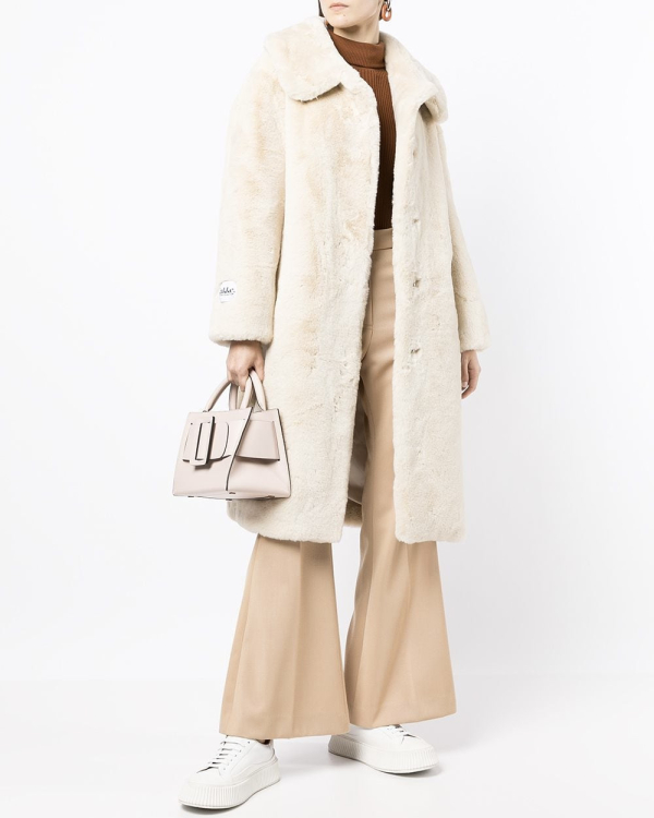 10 светлых шуб из экомеха для зимнего