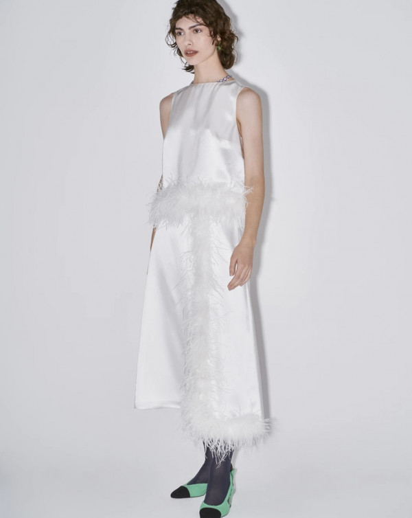 Акцент на перья: смелые образы для невесты