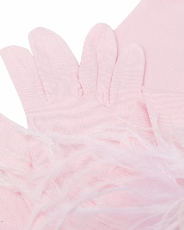 Акцент на перья: смелые образы для невесты