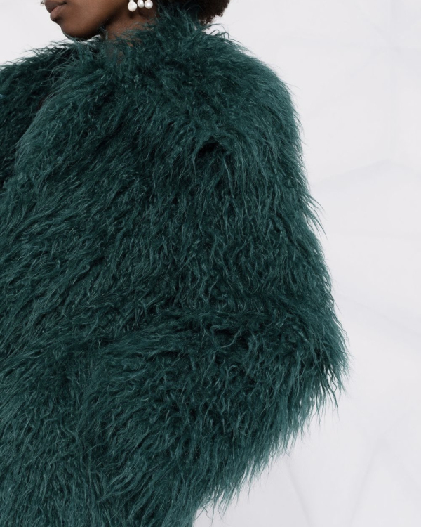 16 цветных шуб из экомеха