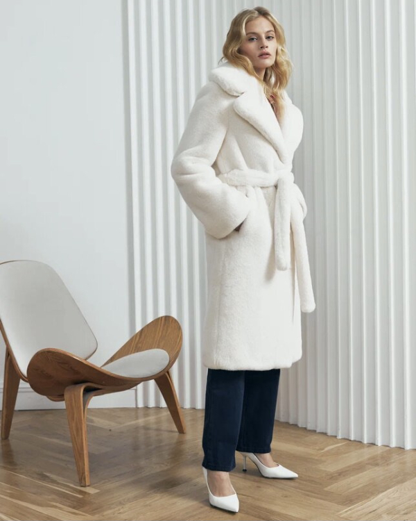 10 светлых шуб из экомеха для зимнего