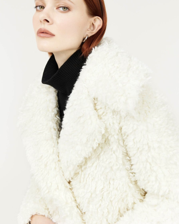 10 светлых шуб из экомеха для зимнего