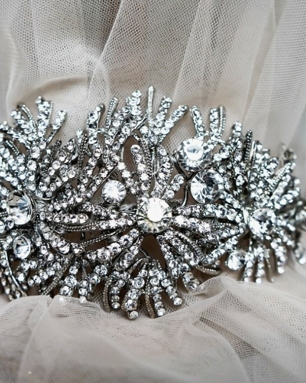 36 блестящих украшений на голову