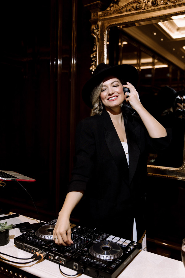 Диджеи Людмила Щербакова