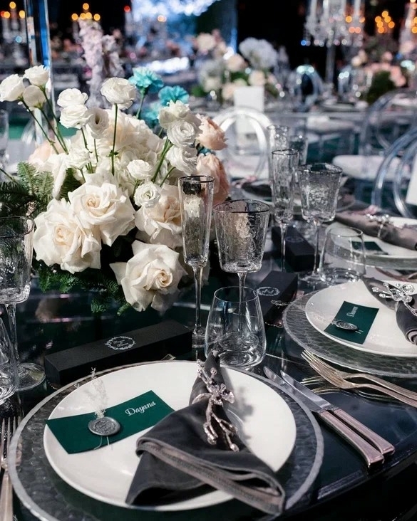 Стильный зимний декор на свадьбе