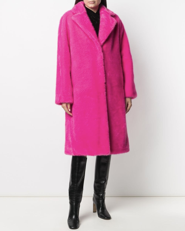 16 цветных шуб из экомеха