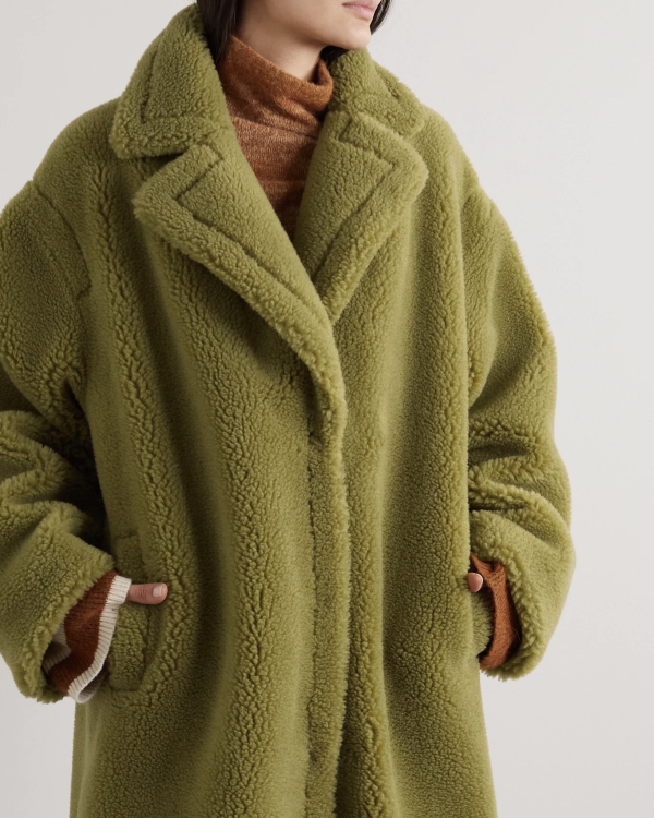 16 цветных шуб из экомеха