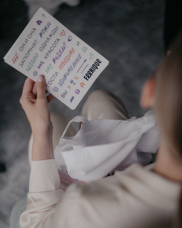 Классическая свадебная история с цветочным оформлением