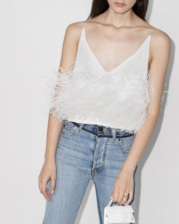 Акцент на перья: смелые образы для невесты