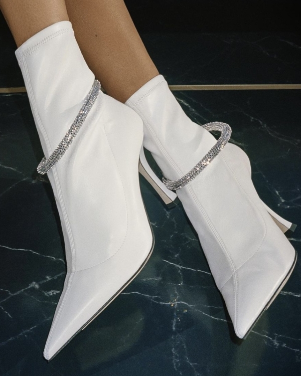 Зимняя свадьба: 11 актуальных ботильонов и сапог