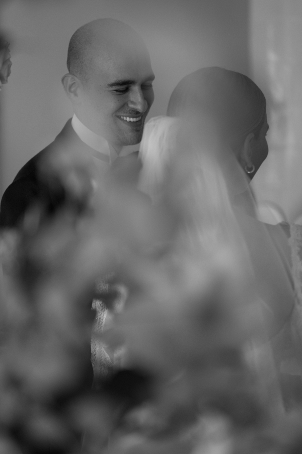 Классическая свадебная история с цветочным оформлением