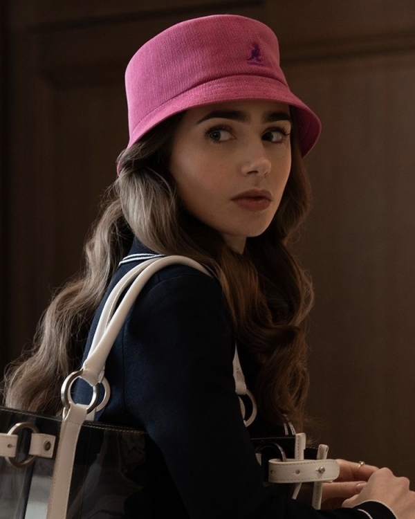 Эмили в Париже: как одеться в духе