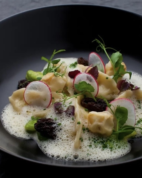 7 мест для новогоднего бранча в Москве